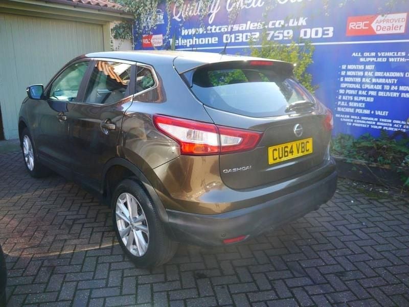 Used Nissan Qashqai Acenta 115 HP (84 kW) 2014 Beige SUV