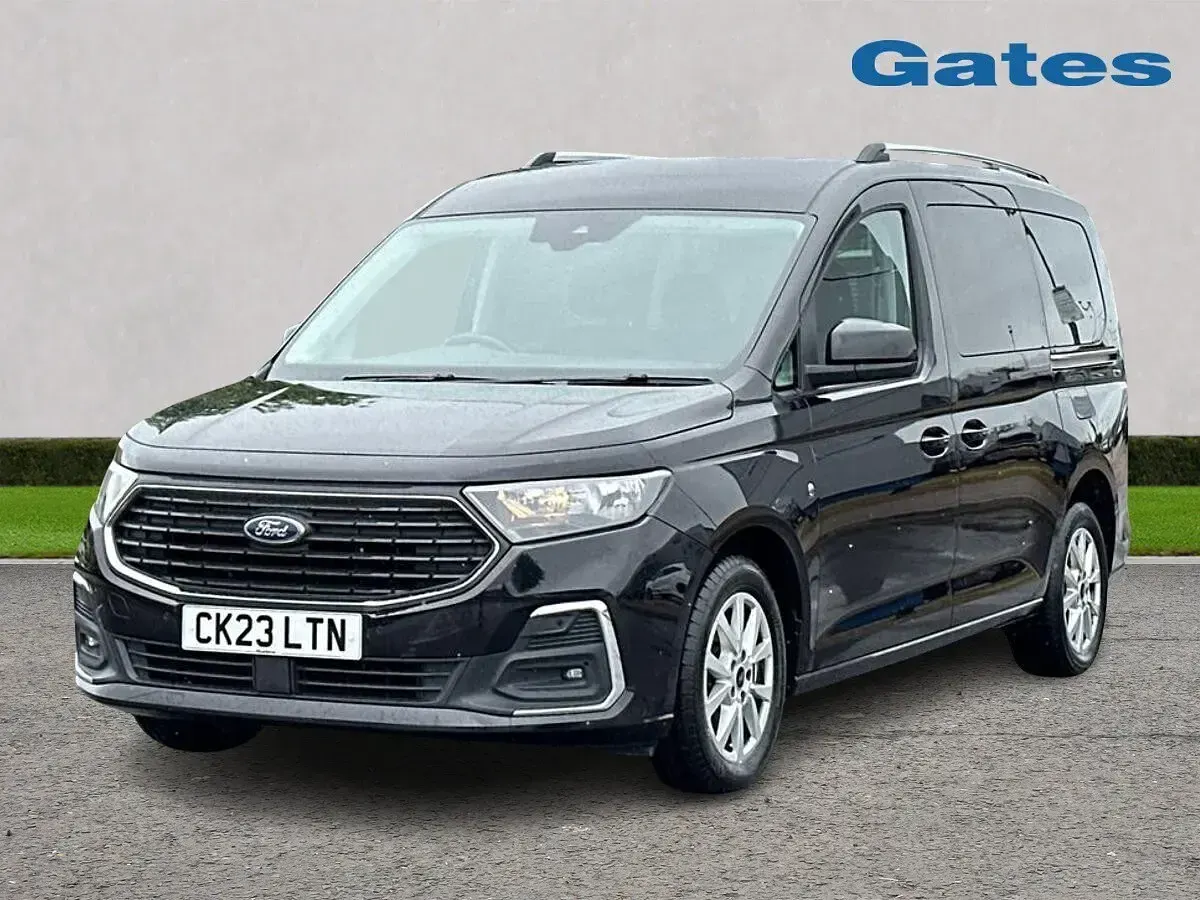 Used Ford Tourneo Titanium 122 HP (89 kW) 2023 Black Estate