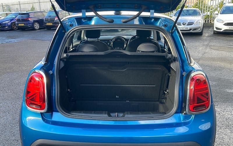 Used Mini Cooper Classic 136 HP (100 kW) 2022 Blue Hatchback