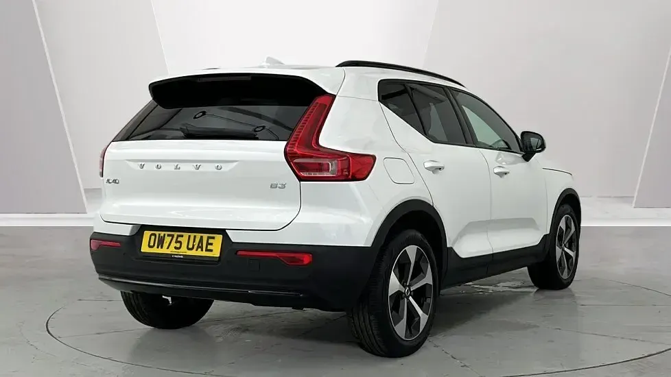 Used Volvo XC40 Plus 161 HP (118 kW) 2025 White SUV