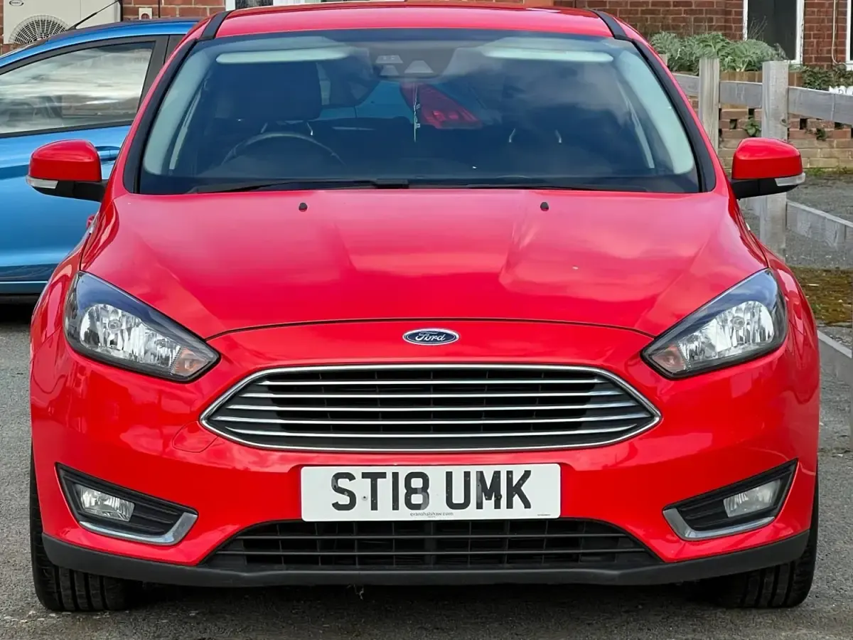 Używany Ford Focus Titanium 125 KM (91 kW) 2018 Czerwony Hatchback