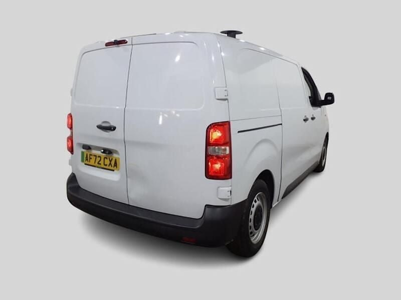 Used Peugeot e-Expert 100 kW (136 HP) 2022 Mauve/pink Van