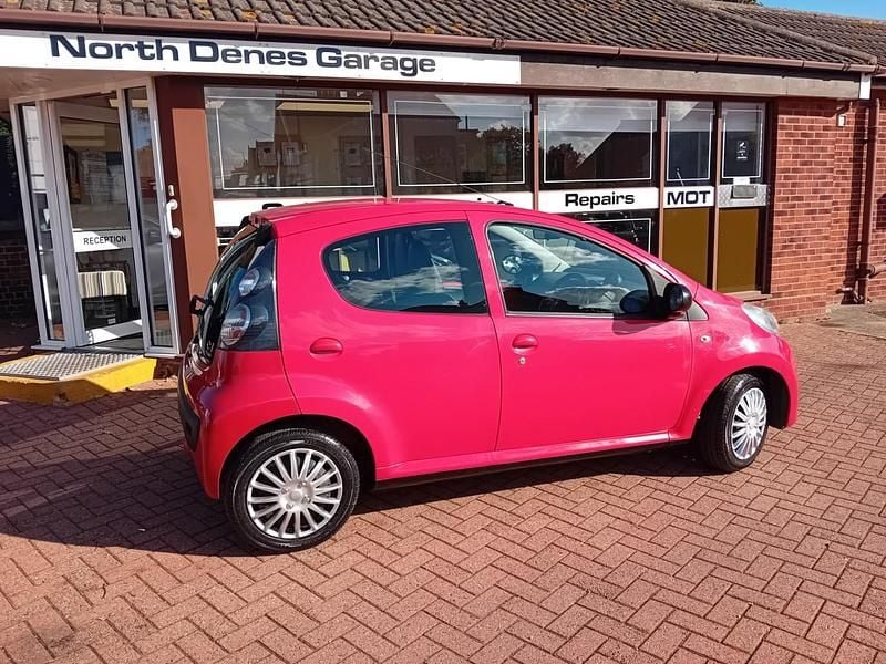 Red Used 2010 Citroën C1 VTR Sport Hatchback | £2,495 (Fair price) - Image 1/4