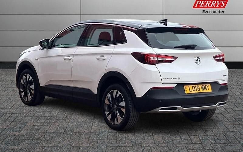Used Vauxhall Grandland X Sport 131 HP (96 kW) 2019 White SUV