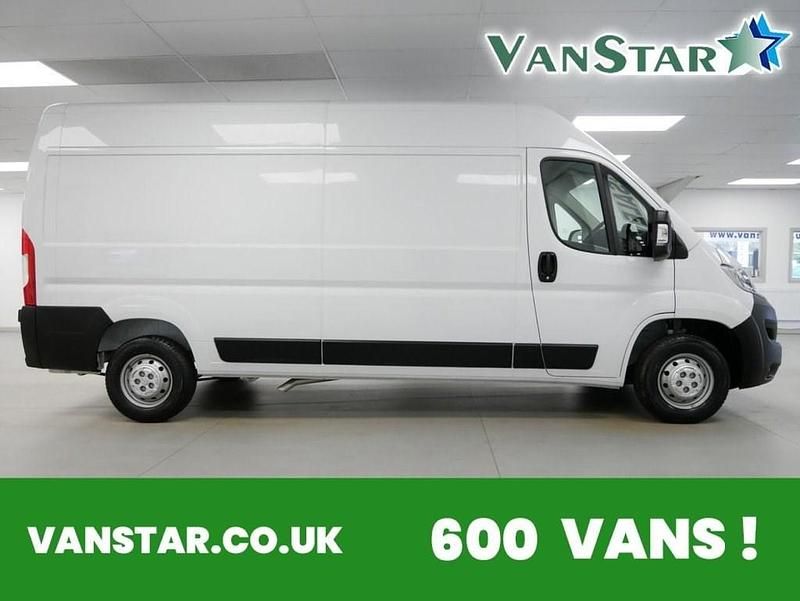White Used 2023 Citroën Relay Van | £20,589 (Fair price) - Image 1/4