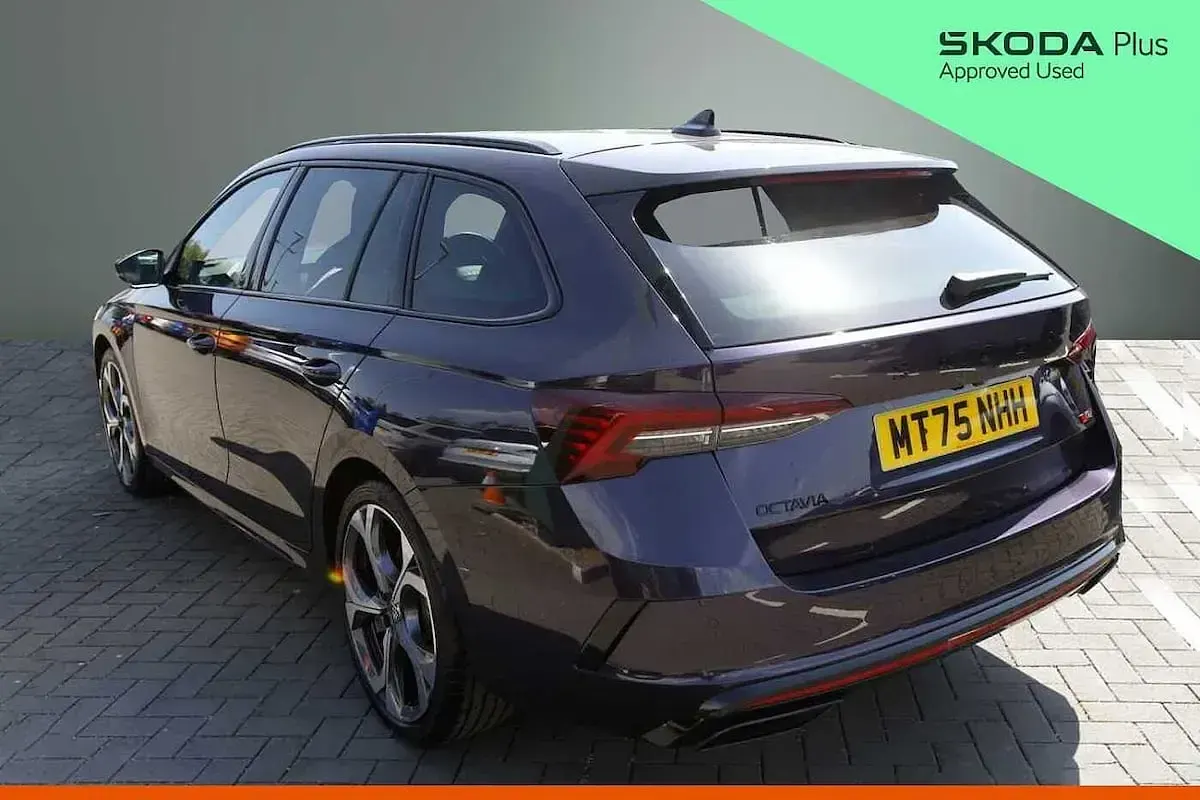 Used Skoda Octavia vRS 265 HP (194 kW) 2025 Space violet Estate