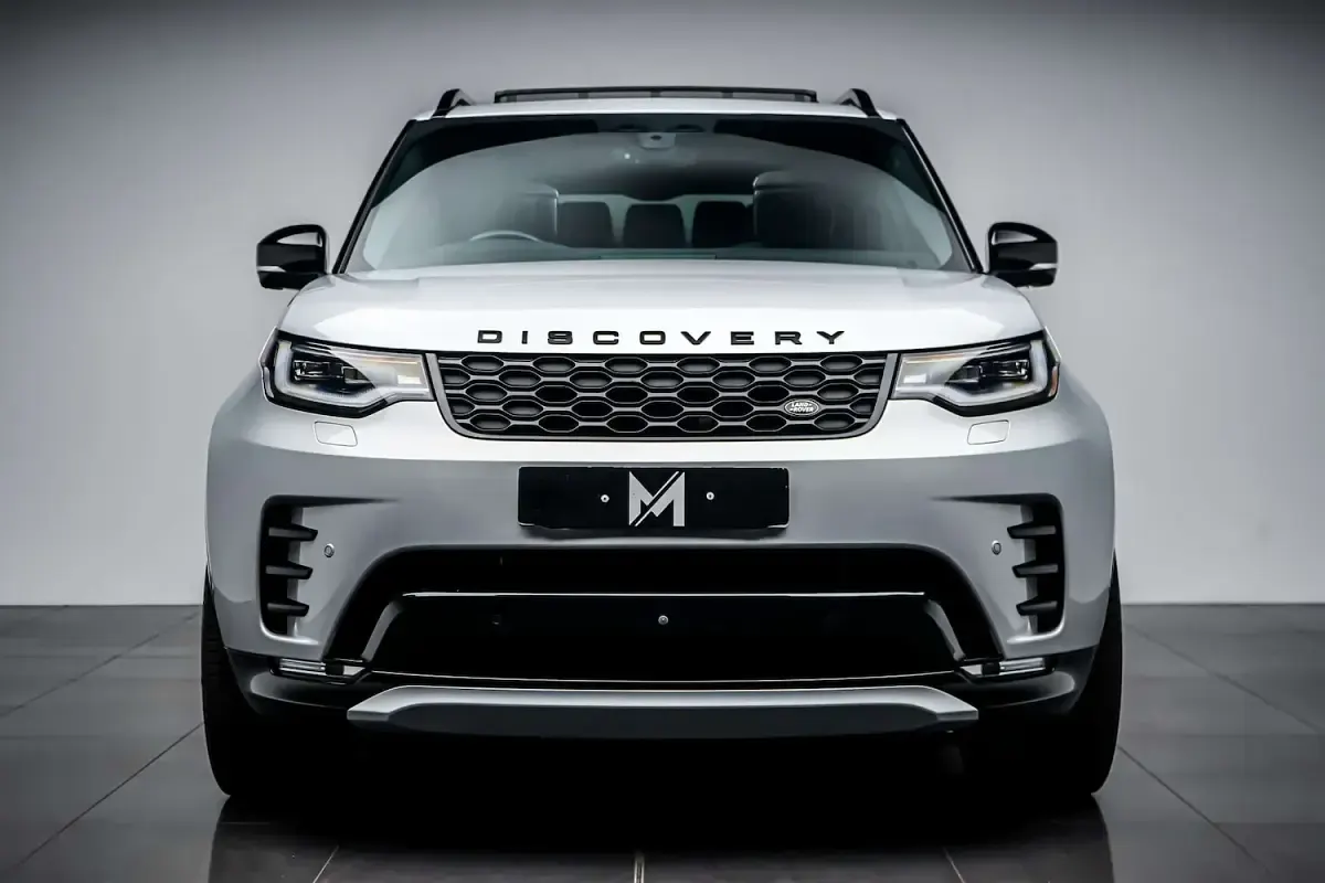 Used Land Rover Discovery HSE Dynamic 300 HP (220 kW) 2021 Silver SUV