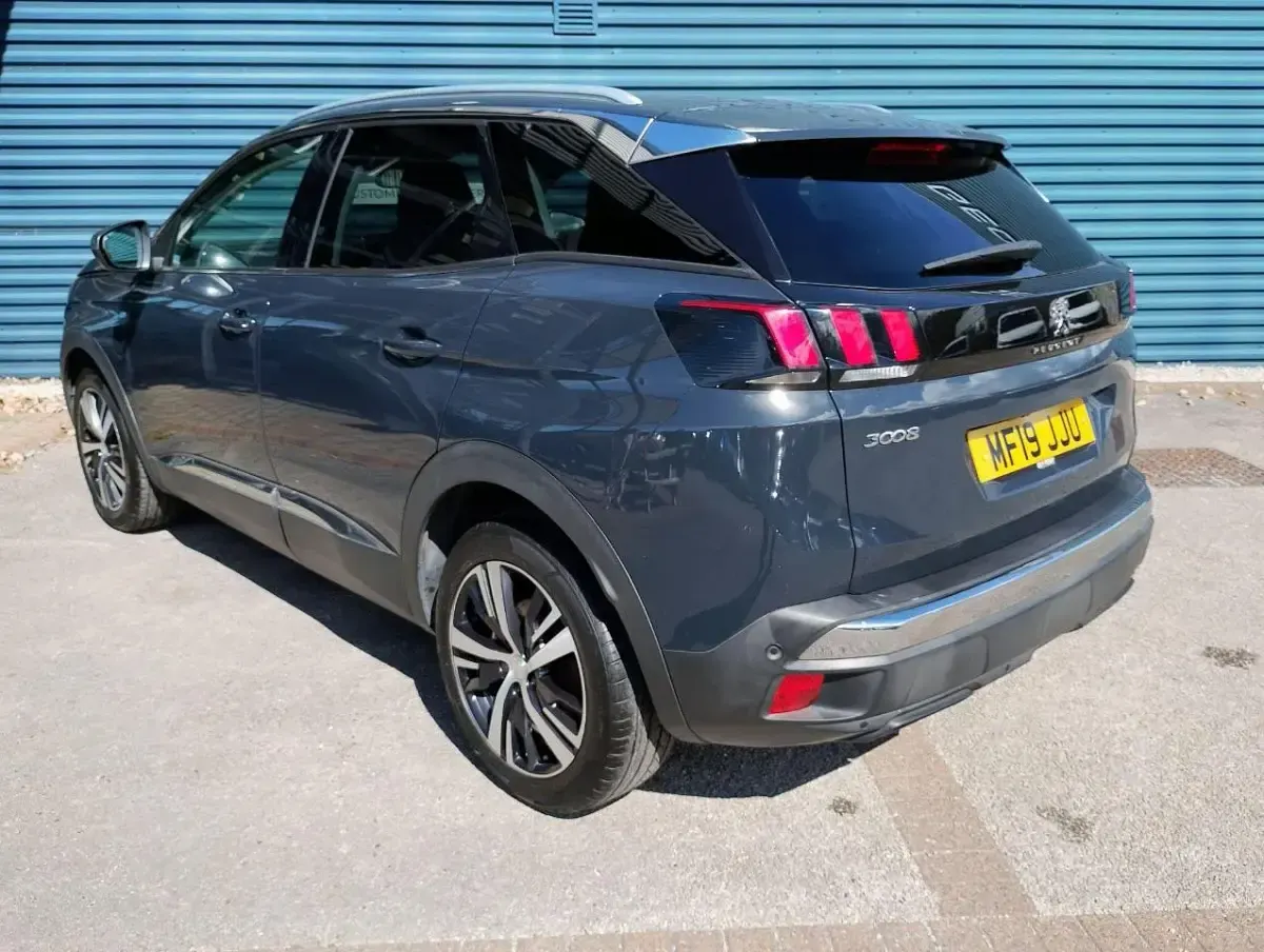 Used Peugeot 3008 Allure 129 HP (94 kW) 2019 Grey SUV
