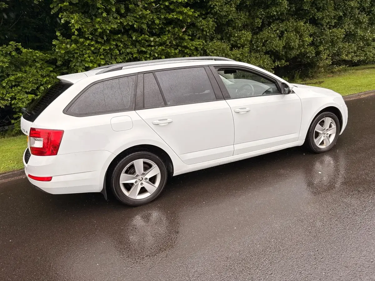 Used Skoda Octavia SE 2016 White Estate