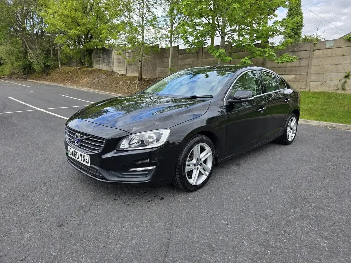 Used Volvo S60 SE 2016 Black Sedan