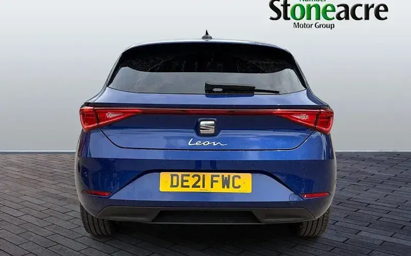 Used Seat Leon SE Dynamic 110 HP (80 kW) 2023 Blue Hatchback