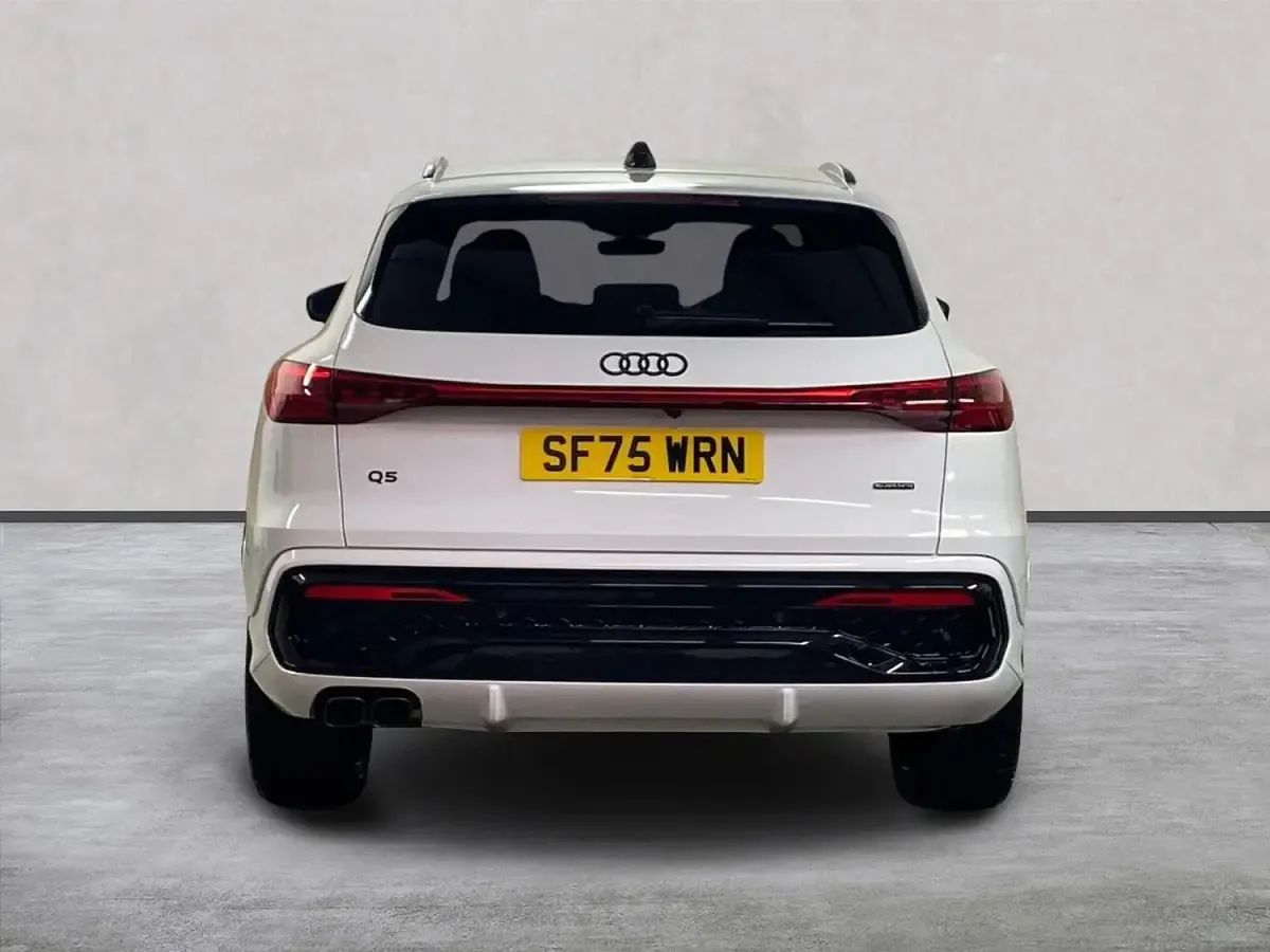 Second-hand Audi Q5 Advanced 204 CP (150 kW) 2025 Alb SUV
