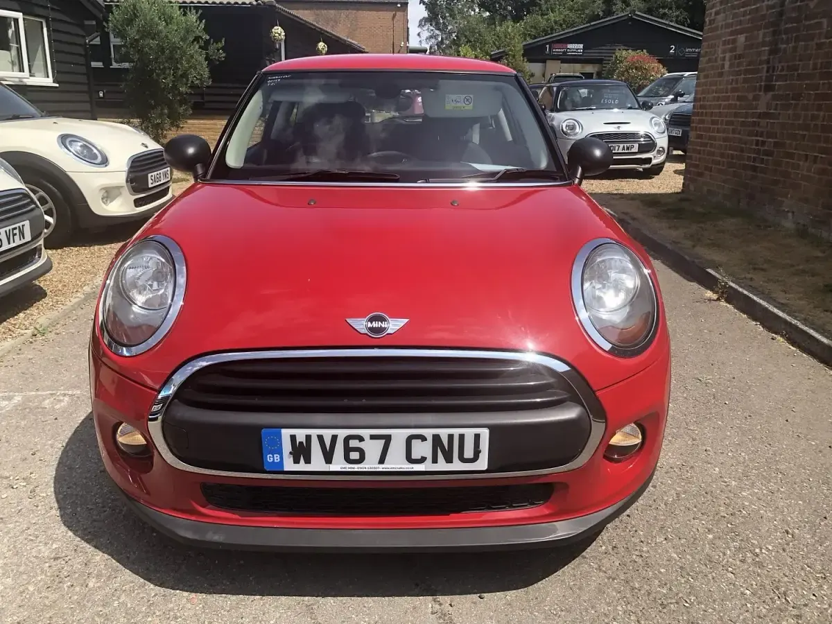 Used Mini ONE Hatch 102 HP (75 kW) 2017 Red Hatchback