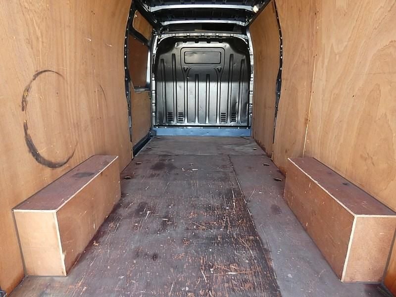 Used Nissan NV400 Tekna 135 HP (99 kW) 2021 Grey Van