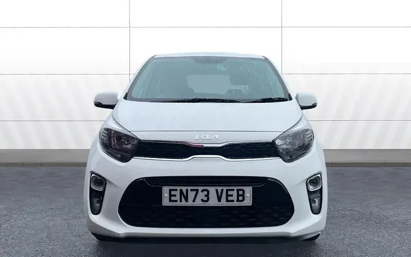 Used Kia Picanto 67 HP (49 kW) 2024 White Hatchback