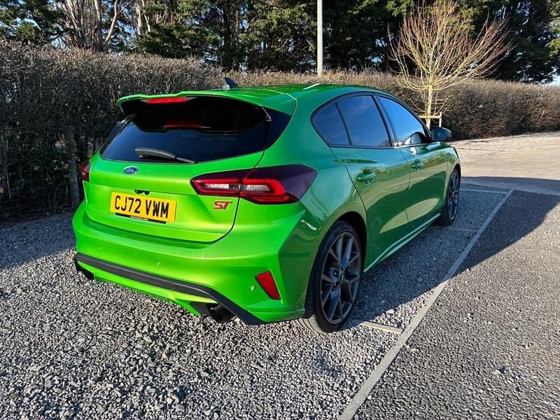 Usado Ford Focus ST 280 HP (205 kW) 2023 Verde Citadino