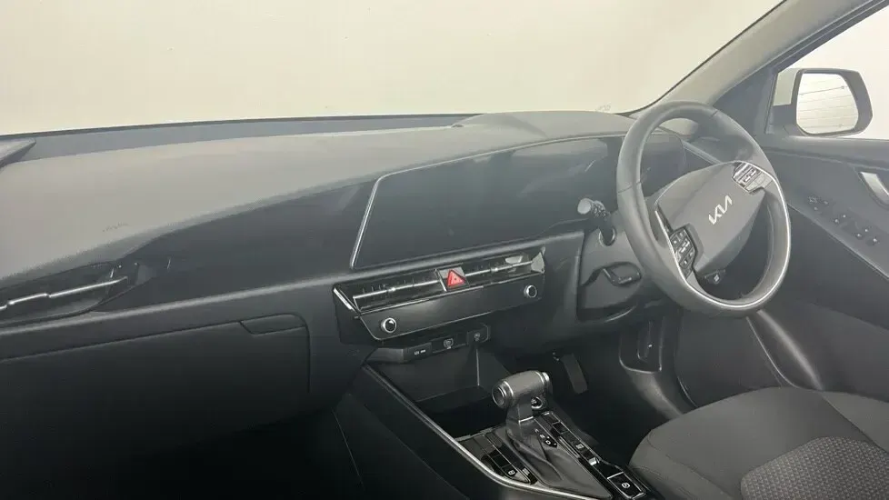 Used Kia Niro 2025 White SUV