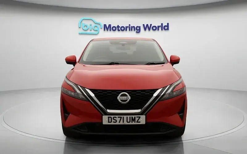 Used Nissan Qashqai N-Connecta 140 HP (102 kW) 2022 Red SUV