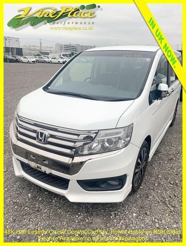 White Used 2013 Honda Stepwgn Cool MPV | £12,999 (Fair price) - Image 1/2