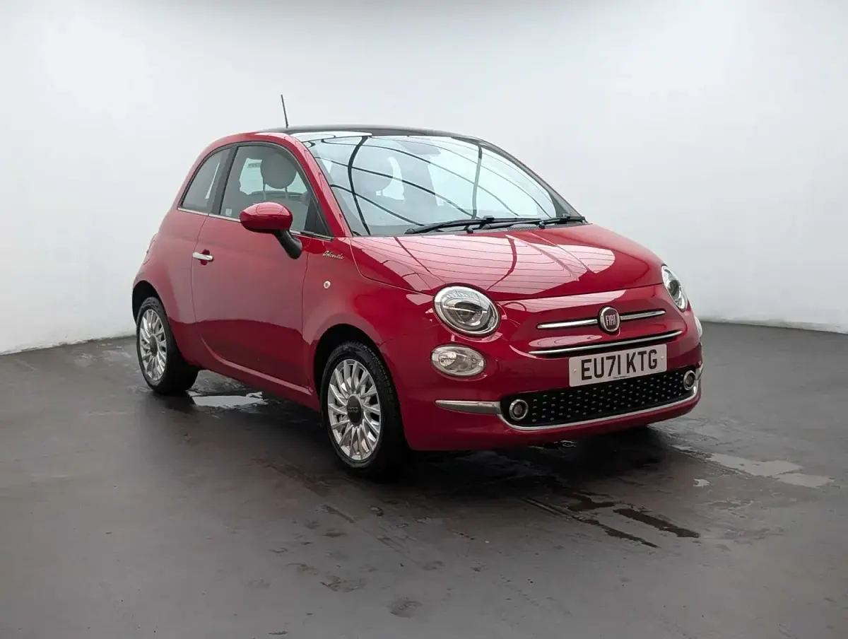 Used Fiat 500 Dolcevita 70 HP (51 kW) 2021 Red Hatchback