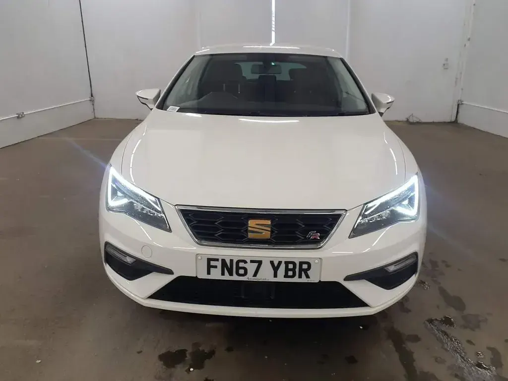 Used Seat Leon FR 125 HP (91 kW) 2017 White Hatchback
