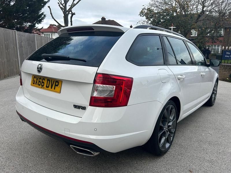Used Skoda Octavia vRS 2016 White Hatchback