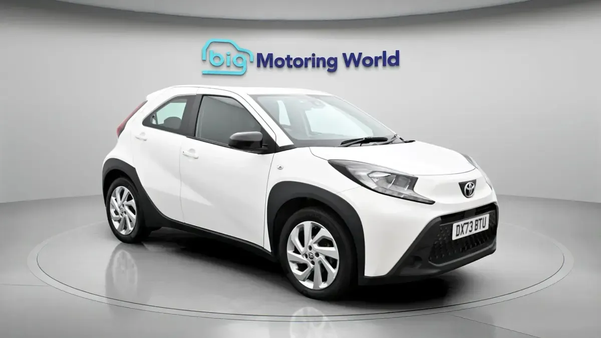 Used Toyota Aygo X PURE 72 HP (52 kW) 2024 SUV