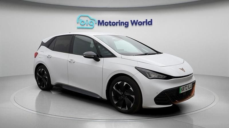 White Used 2023 Cupra Born Hatchback | £20,300 (Fair price) - Image 1/4