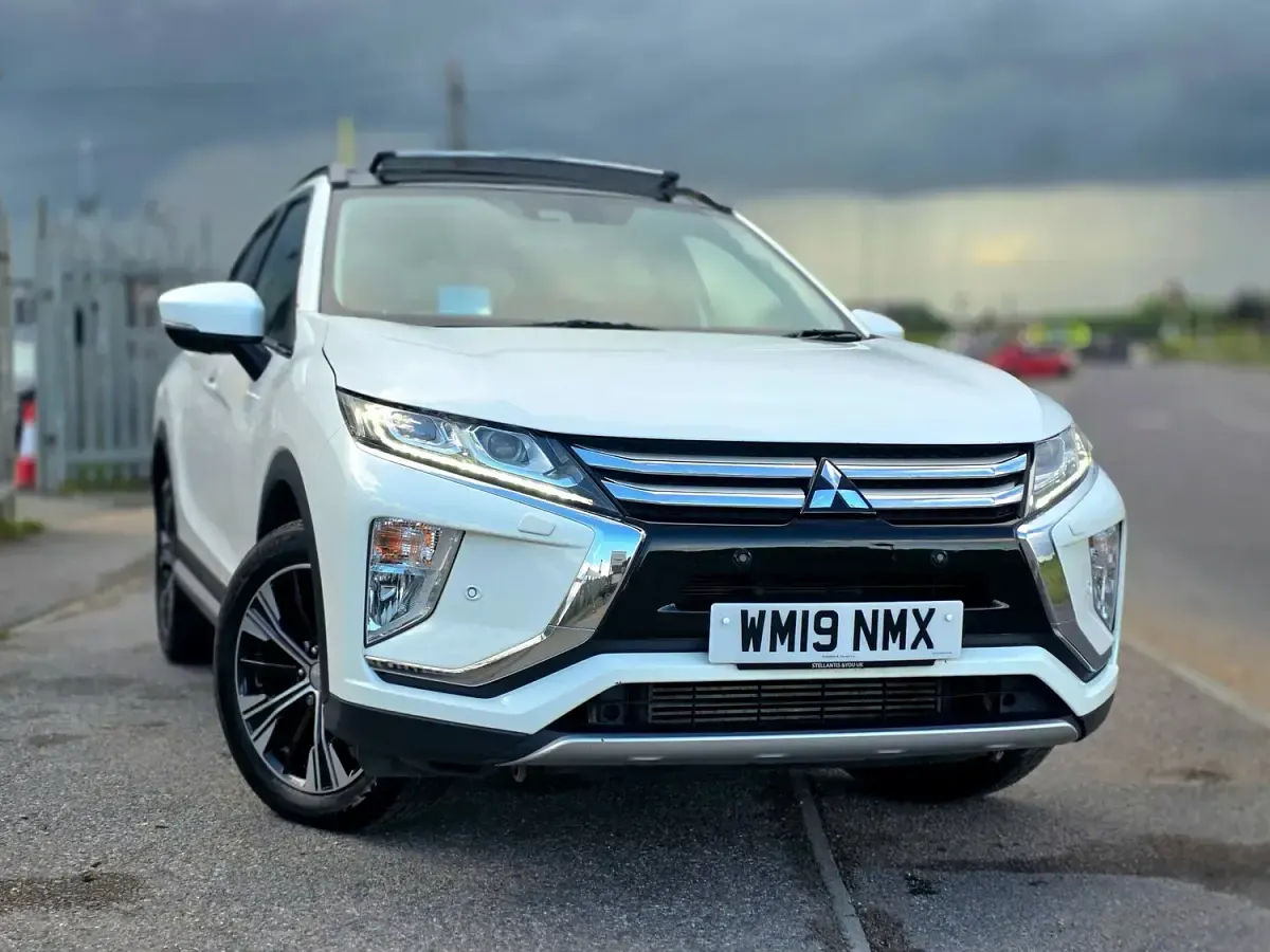 Used Mitsubishi Eclipse 2019 White Hatchback