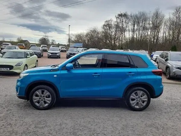 Używany Suzuki Vitara SZ-T 129 KM (94 kW) 2023 Turkusowy SUV