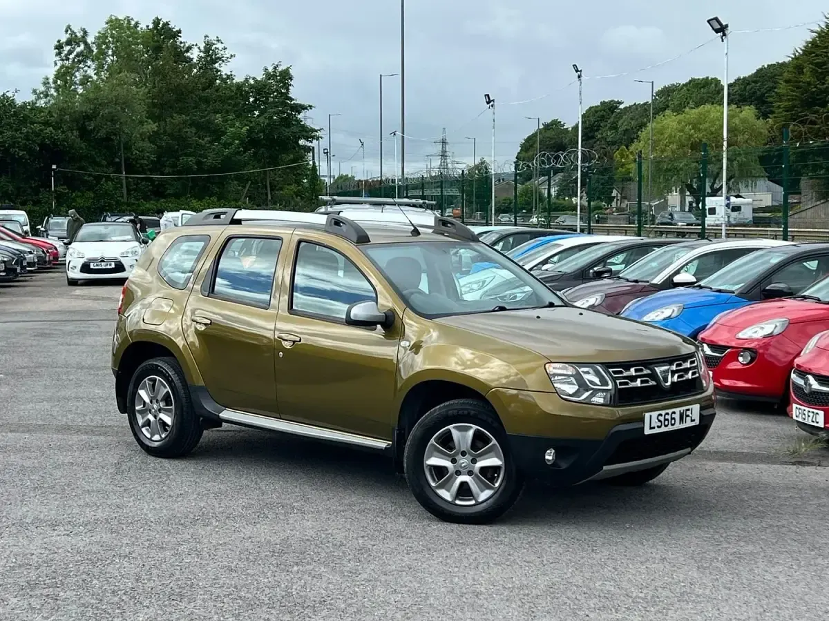 Used Dacia Duster Lauréate 125 HP (91 kW) 2016 Green SUV