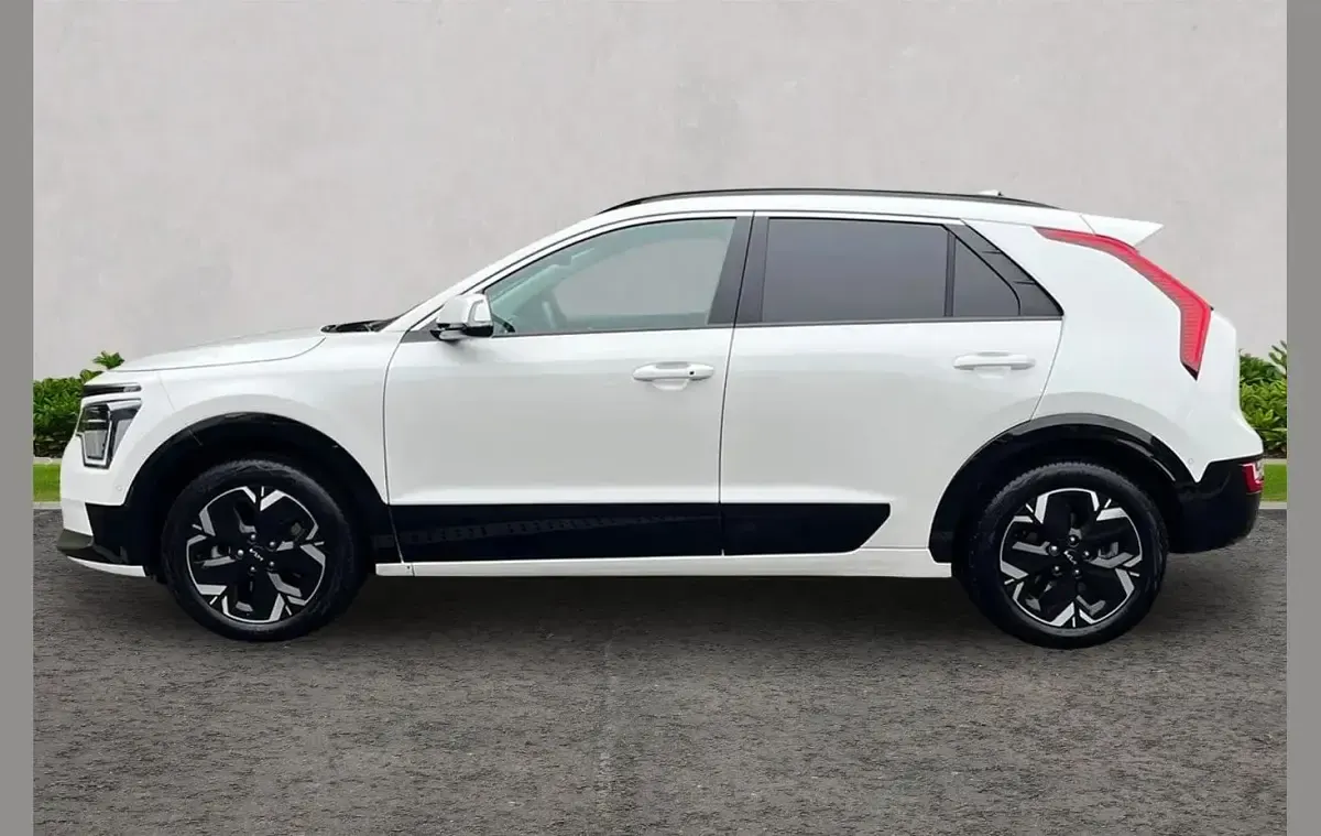 Used Kia e-Niro 150 kW (204 HP) 2025 White SUV