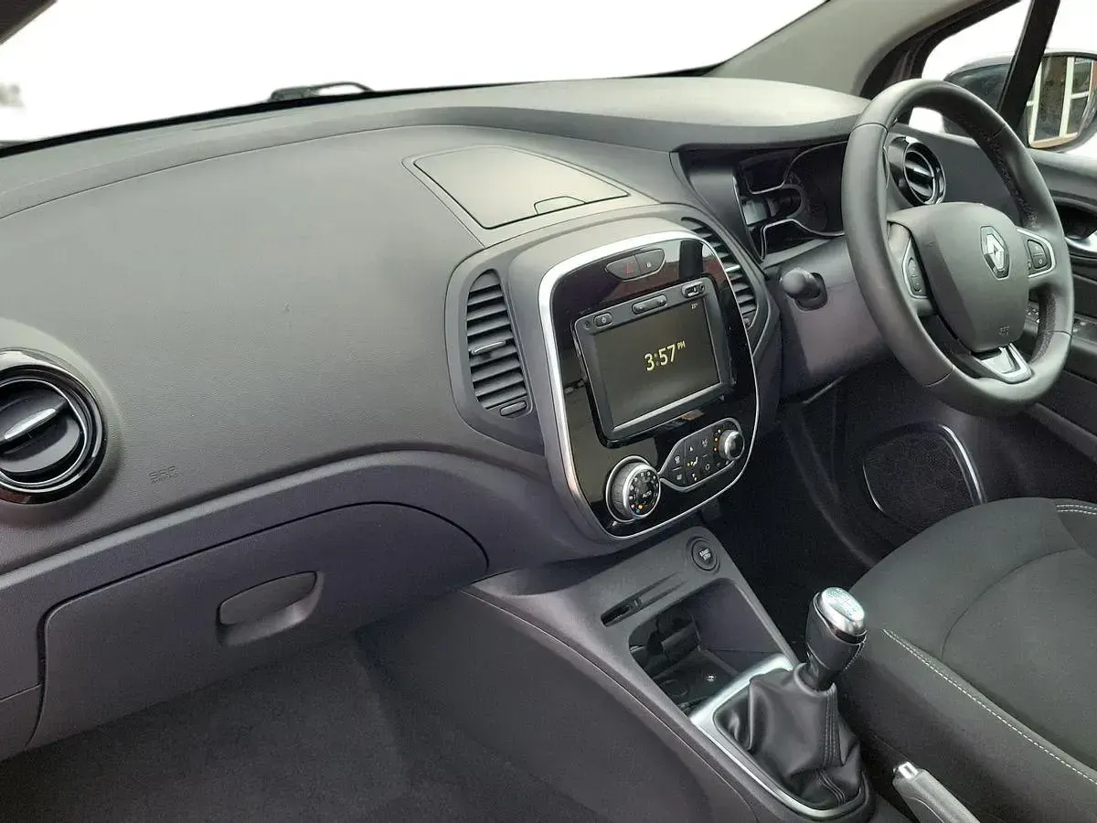 Used Renault Captur Iconic 88 HP (64 kW) 2019 Grey/black SUV