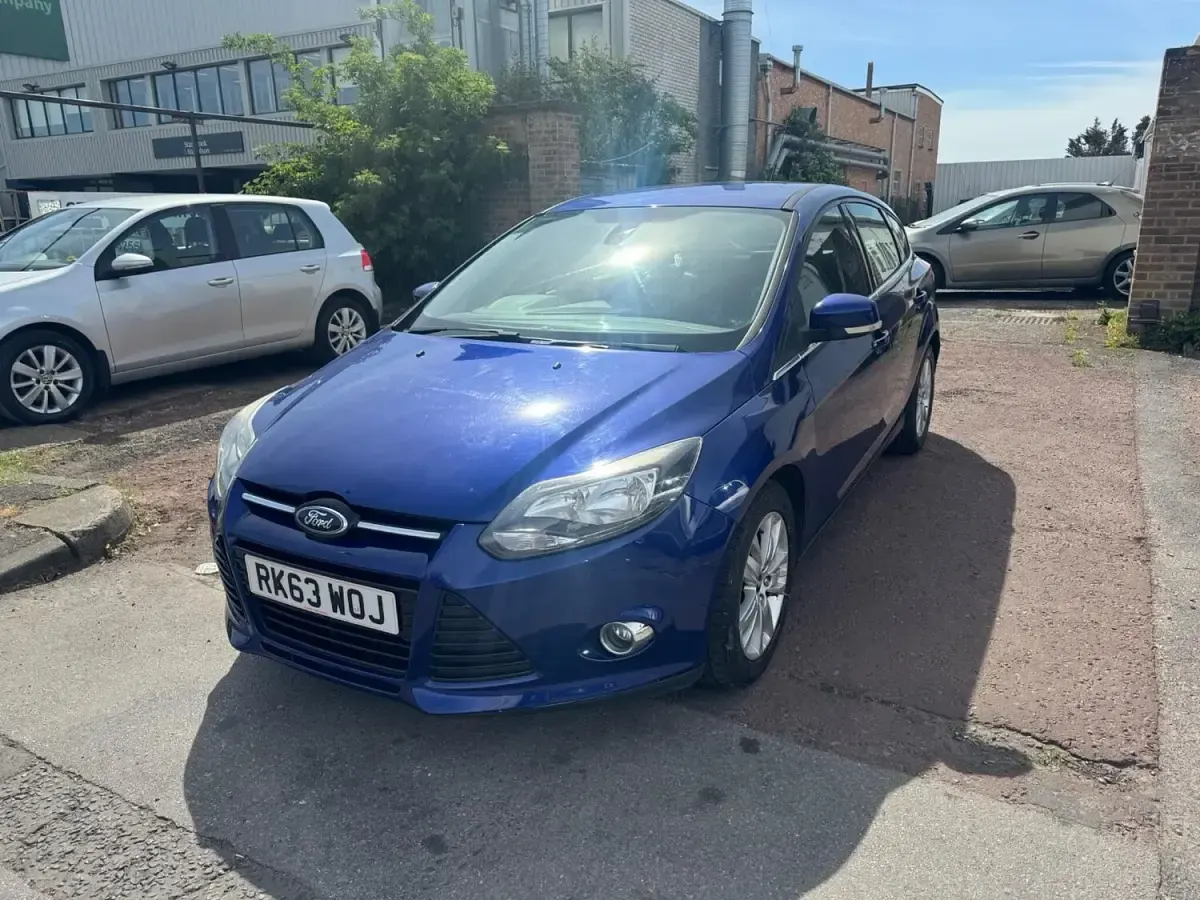 Used Ford Focus Titanium 2013 Blue Hatchback