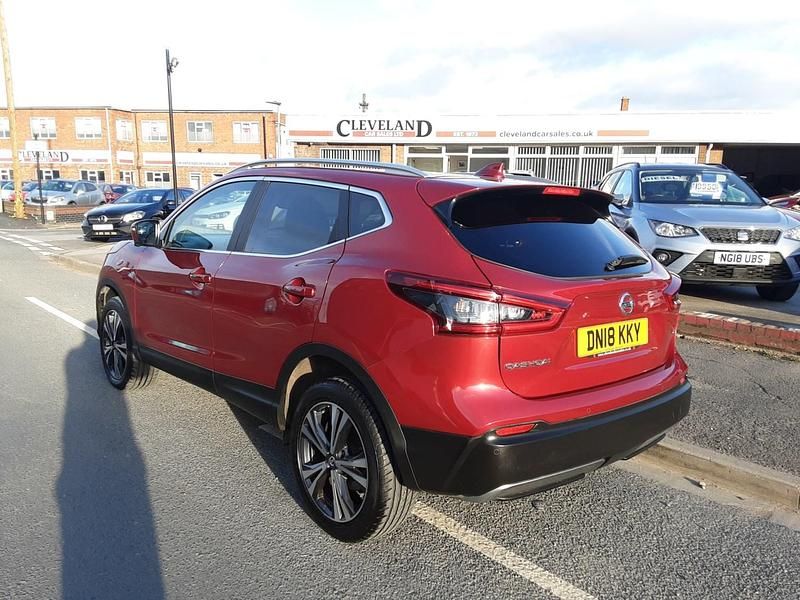 Used Nissan Qashqai N-Connecta 2018 Red SUV