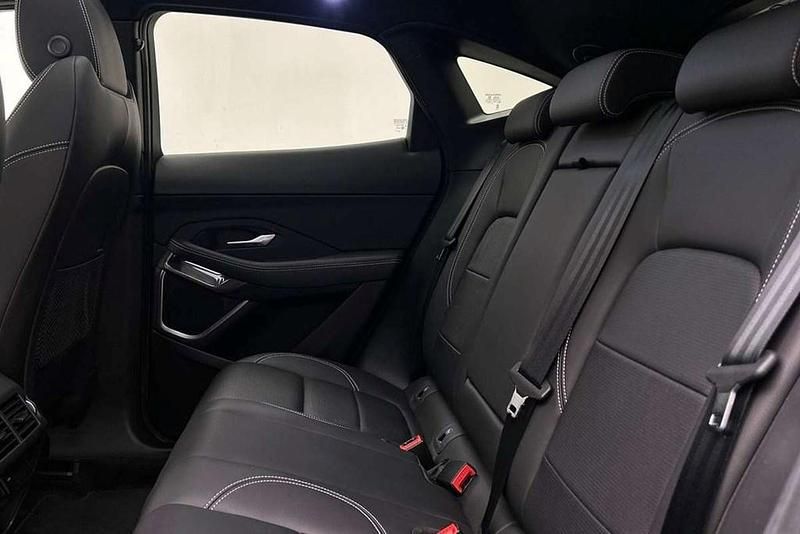 Używany Jaguar E-Pace R-Dynamic 200 KM (147 kW) 2024 Szary SUV