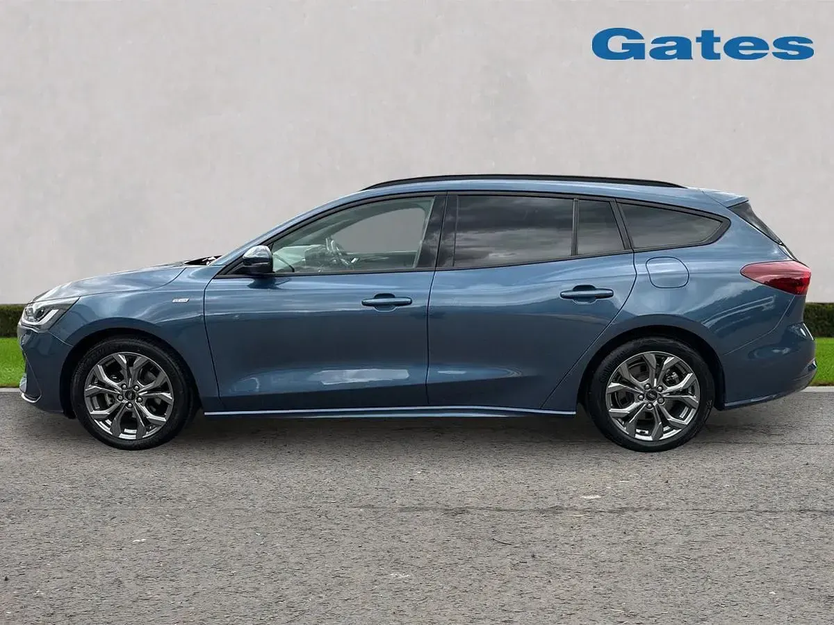 Used Ford Focus ST-Line 2023 Blue Estate