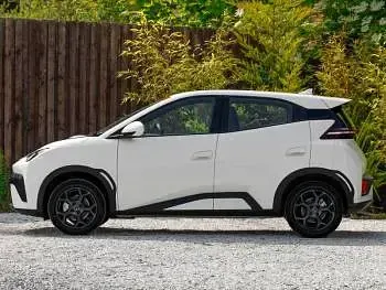 New BYD Dolphin Surf Boost 64 kW (88 HP) 2025 White Hatchback