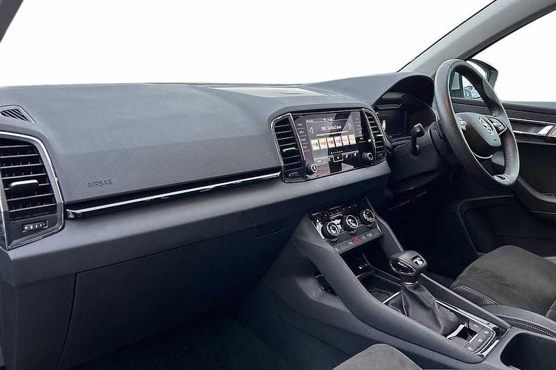 Used Skoda Karoq SE L 147 HP (108 kW) 2024 Brilliant silver metallic SUV