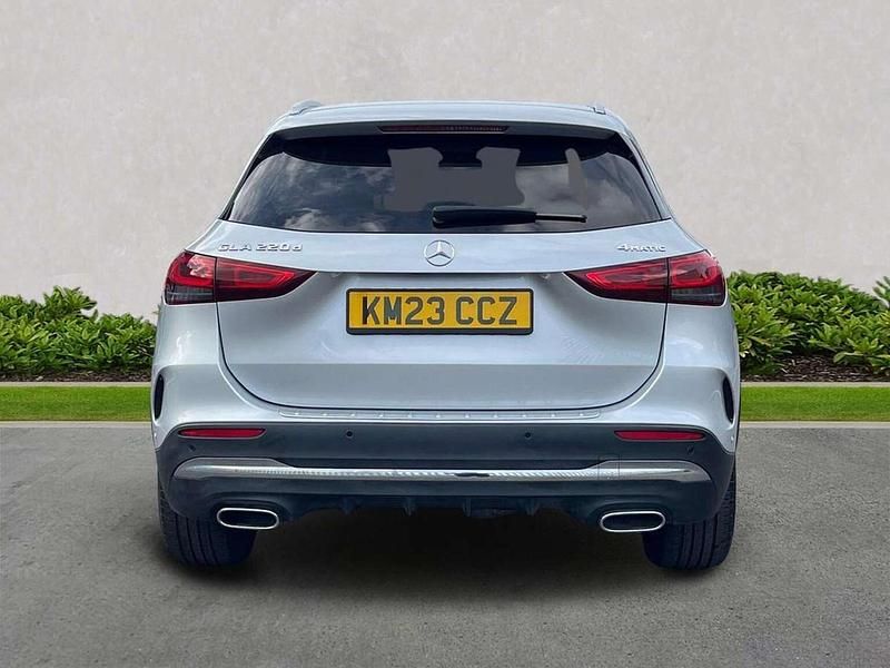Used Mercedes GLA220 Executive 190 HP (139 kW) 2023 Silver SUV