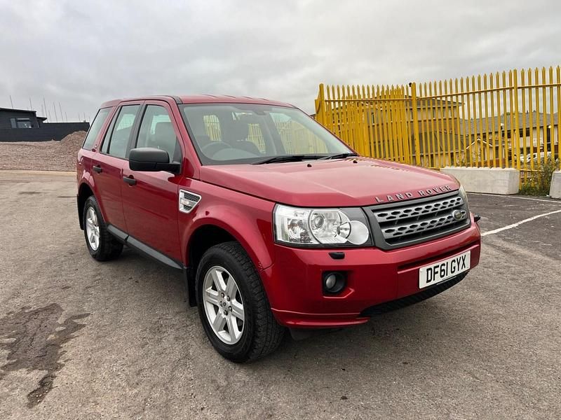 Used Land Rover Freelander 2 S 150 HP (110 kW) 2012 Red SUV