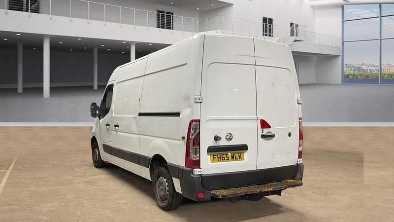 Second-hand Vauxhall Movano 136 CP (100 kW) 2016 Alb Monovolum