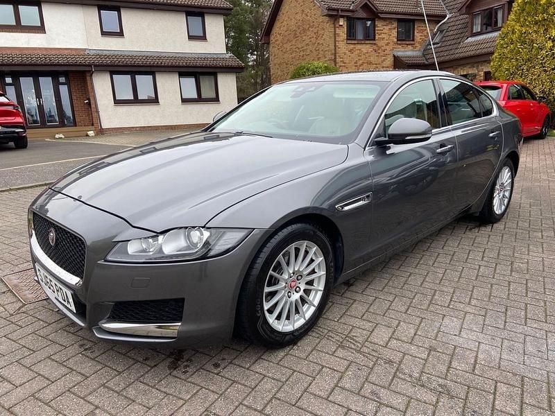 Second-hand Jaguar XF Prestige 180 CP (132 kW) 2016 Gri Berlinǎ