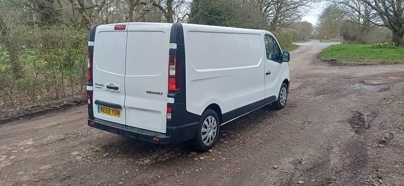 Used Renault Trafic 2019 White MPV