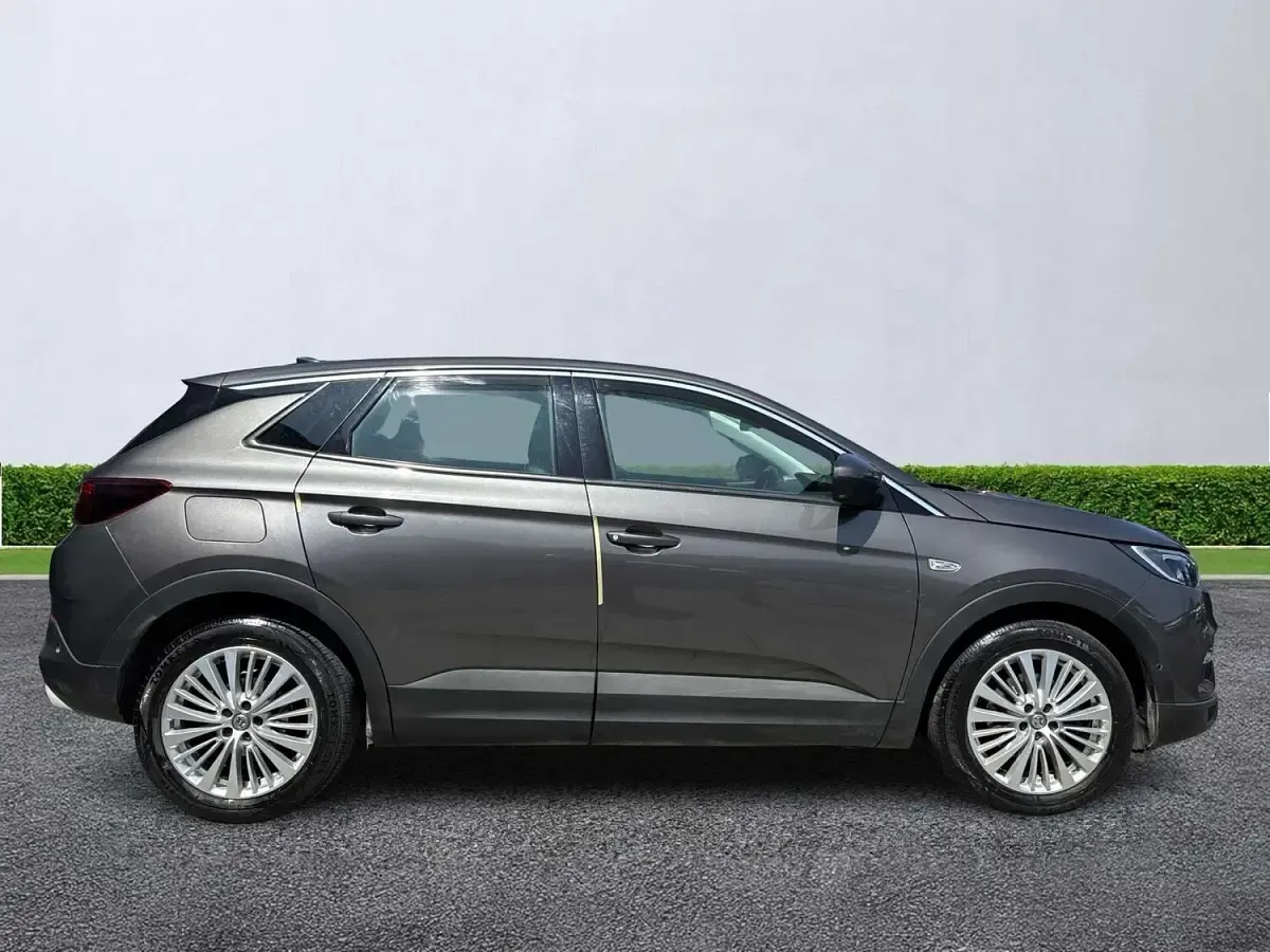 Used Vauxhall Grandland X Business Edition 130 HP (95 kW) 2020 Grey SUV