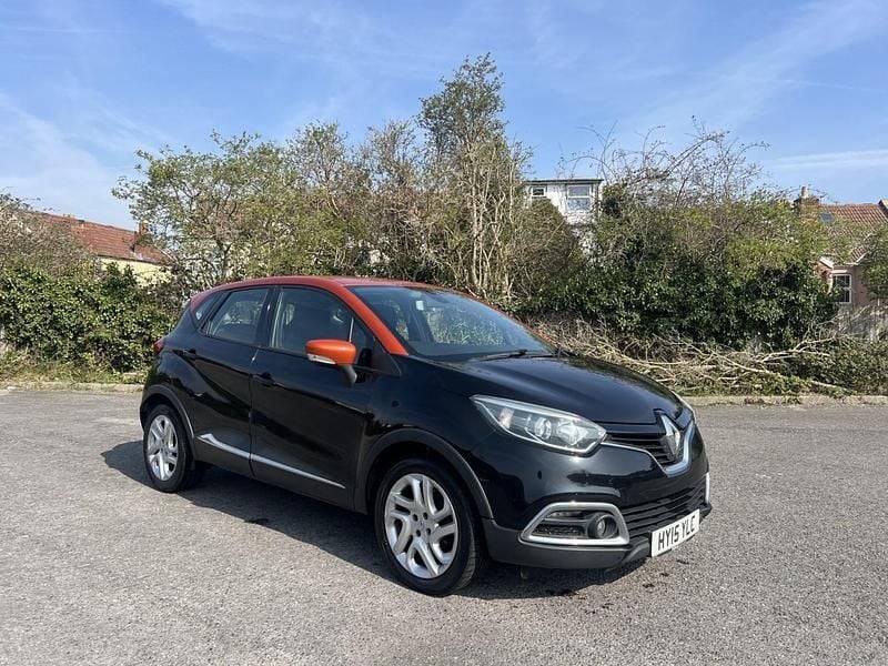 Used Renault Captur Dynamique 90 HP (66 kW) 2015 Black SUV