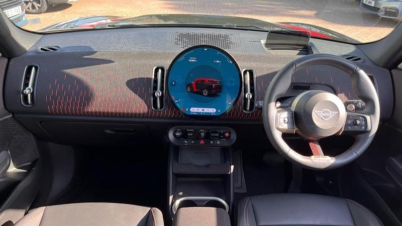 Używany Mini Countryman 215 KM (158 kW) 2024 Czarny SUV