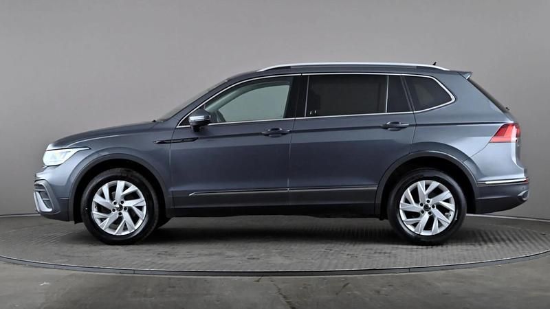 Used VW Tiguan Allspace Life 150 HP (110 kW) 2022 Grey SUV