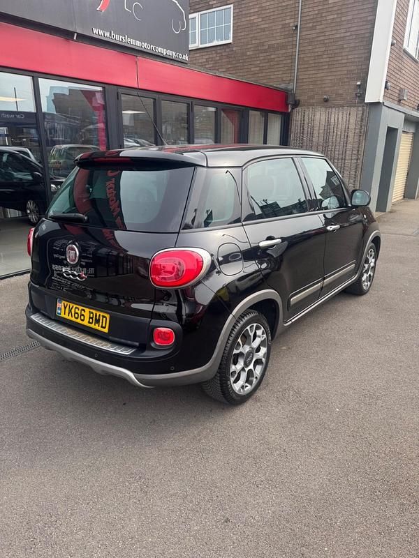 Used Fiat 500L Trekking 95 HP (69 kW) 2017 Black MPV
