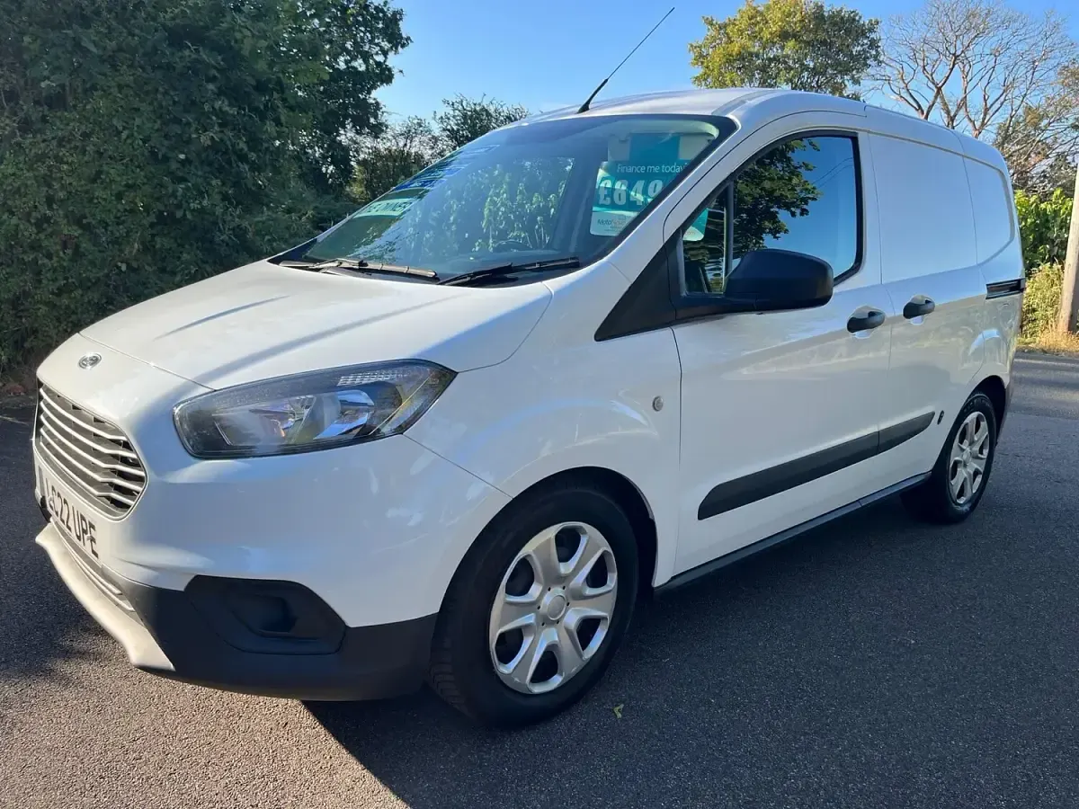 Used Ford Transit Courier Trend 2022 White Van